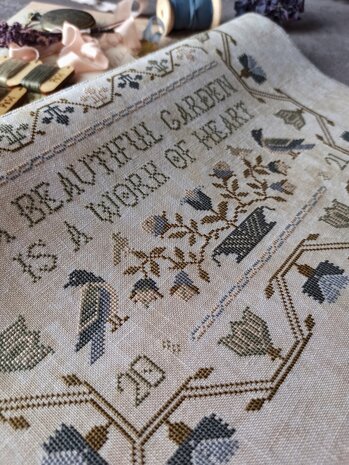 A beautiful garden - PDF - Stitches Through The Years