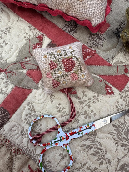 Strawberry Pinkeep and Scissor Fob1