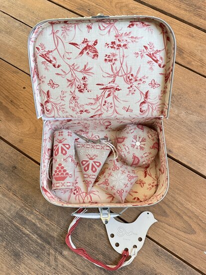 MA VALISE DE BRODERIE