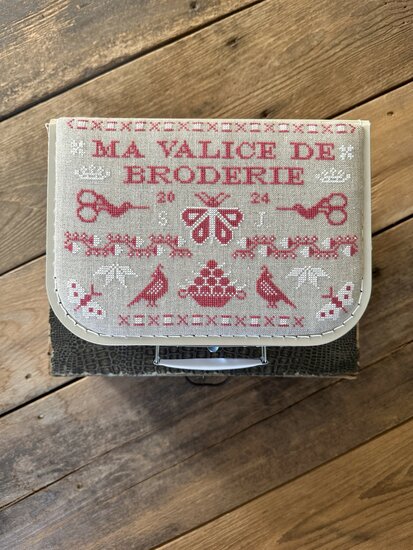 Cardboard for Ma Valise